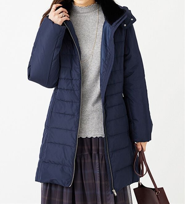 BELLUNA（ベルーナ）の「フレンチダウン使い細見えキルト切替ロングコート（ロングコート）」｜詳細画像