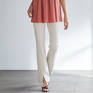 BELLUNA（ベルーナ）の「【日本製】綿混ポンチ素材スリット入り美脚パンツ（フルレングスパンツ）」｜詳細画像