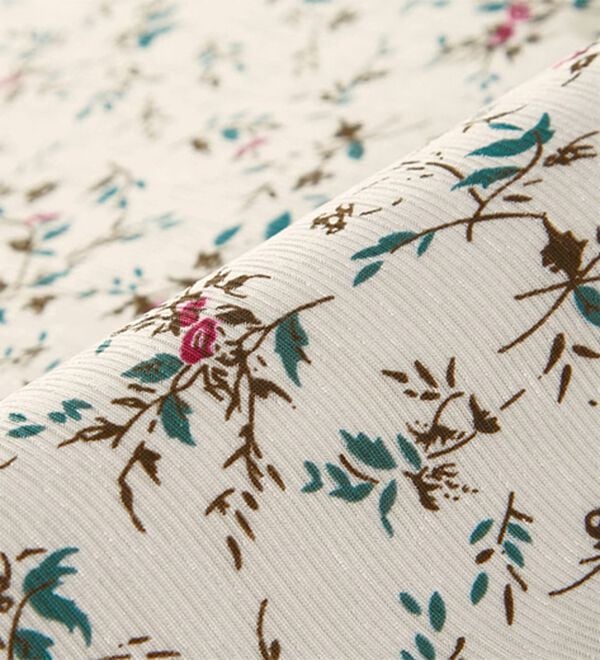 BELLUNA（ベルーナ）の「春に映えるプリントブラウス（アンサンブル）」｜詳細画像