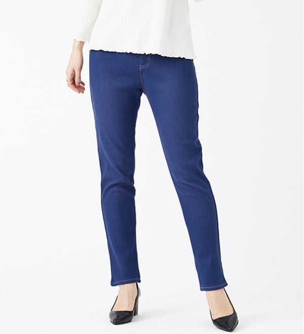 BELLUNA（ベルーナ）の「裏ベロアストレッチデニムパンツ（フルレングスパンツ）」｜ブルー