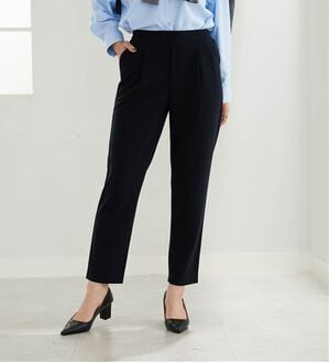 BELLUNA（ベルーナ）の「ジョーゼット裏スムーステーパードパンツ（テーパードパンツ）」｜ネイビー