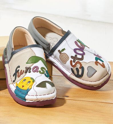 BELLUNA（ベルーナ）の「＜ふなっしー×エスタシオン＞幅広牛革ロゴシューズ（スリッポン）」