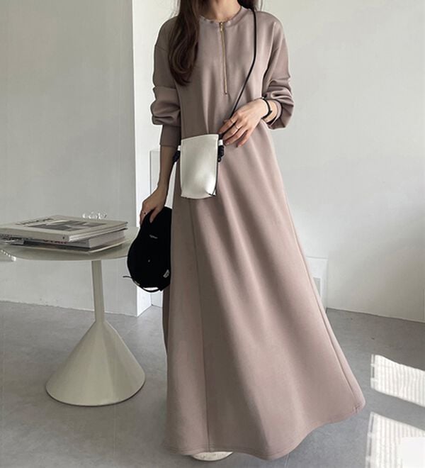 GeeRA（ジーラ）の「【再入荷】1枚で決まる！ハーフジップフレアワンピース（カットソーワンピース）」｜モカ