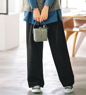 BELLUNA（ベルーナ）の「なめらか裏ベロアコーデュロイワイドパンツ（ワイドパンツ・ガウチョ）」｜黒