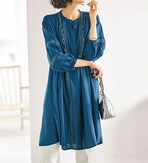 BELLUNA（ベルーナ）の「レース使いギャザーワンピース（その他ワンピース）」｜ブルー