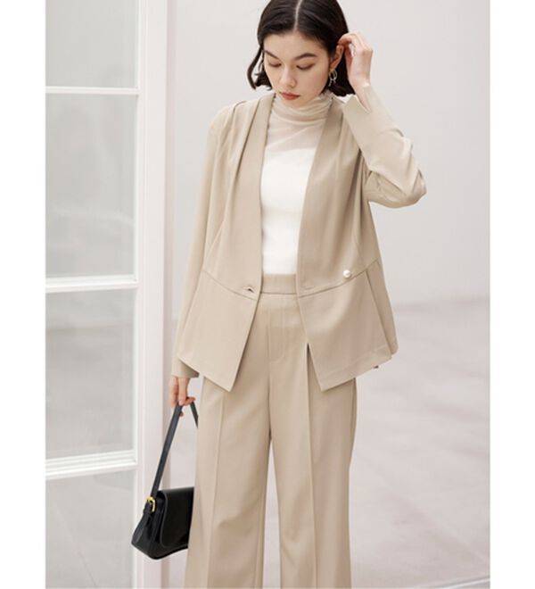 GeeRA（ジーラ）の「【２点セット】パールボタンペプラムプリーツブラウスセットアップ（その他スーツ）」｜詳細画像