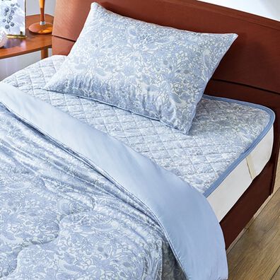 「シルクタッチ冷感軽寝具（敷パッド）」