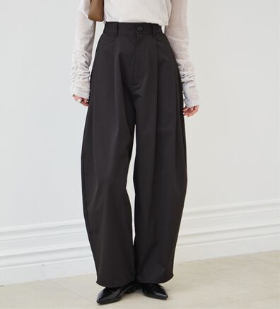 RANAN（ラナン）の「カーブシルエットサイドタックパンツ（フルレングスパンツ）」