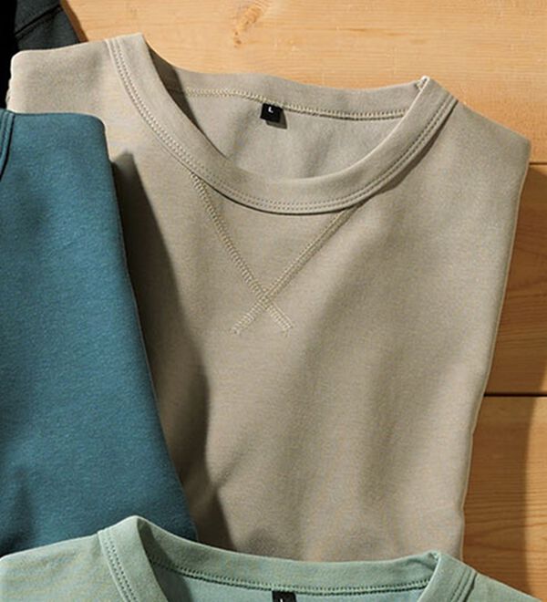 「＜シンプル＆プラス＞長く着られるライトトレーナー（メンズＴシャツ）」｜ベージュ