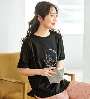 BELLUNA（ベルーナ）の「綿１００％着映えネコ柄プリントＴシャツ（Tシャツ）」｜黒