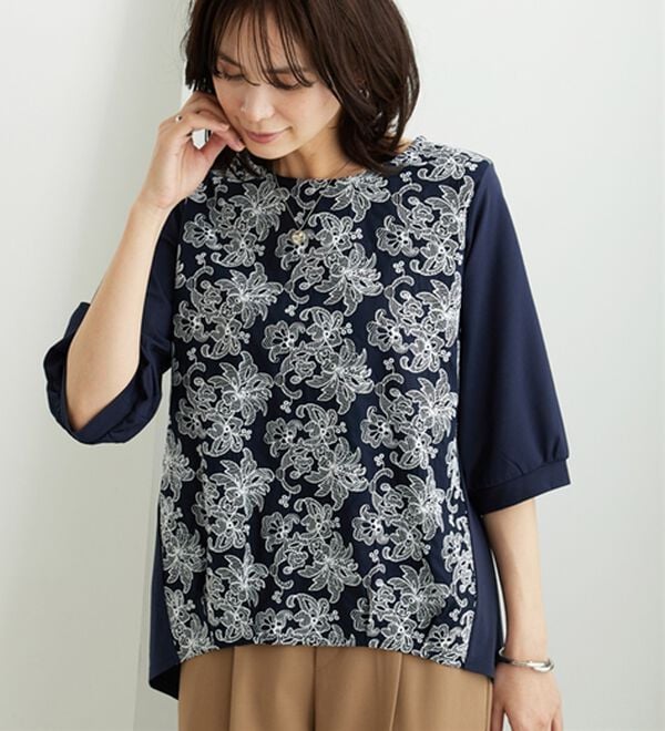 BELLUNA（ベルーナ）の「配色花柄刺しゅうブラウス（アンサンブル）」｜詳細画像
