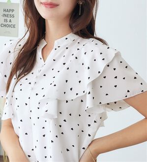 alotta（アロッタ）の「フリルデザインブラウス（ブラウス）」｜オフ系ハート