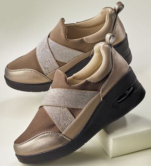 BELLUNA（ベルーナ）の「クロスゴムお洒落エアシューズ（スリッポン）」｜オーク