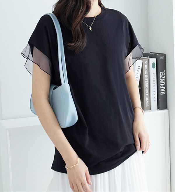 alotta（アロッタ）の「１枚でこなれ感！袖チュールデザイン綿混Ｔシャツ（Tシャツ）」｜詳細画像