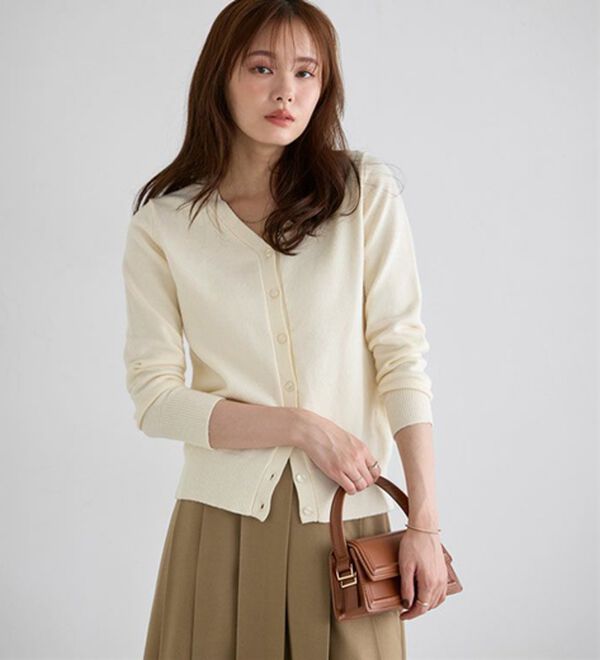 Pierrot（ピエロ）の「【Ｍ～３Ｌ】ふんわり質感プレミアムカシミヤタッチカーディガン（ニットカーディガン）」｜詳細画像