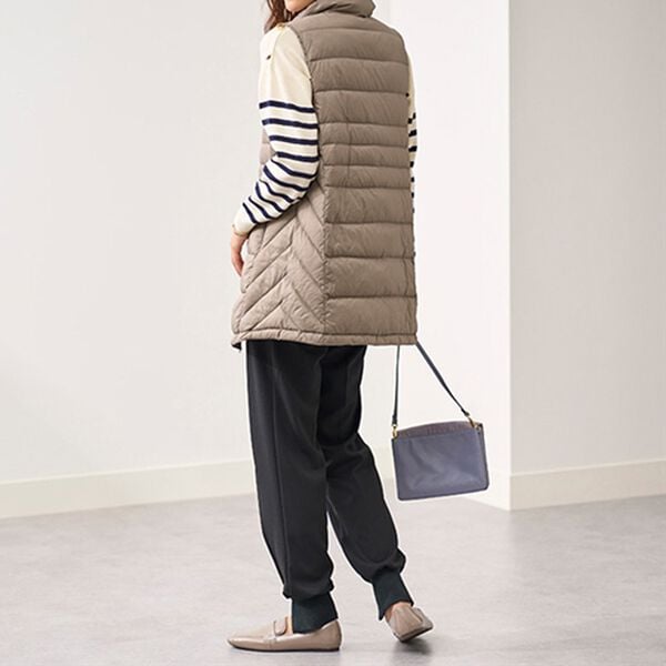 BELLUNA（ベルーナ）の「洗える！軽量ダウンロングベスト（ポーチ付）（ベスト）」｜詳細画像