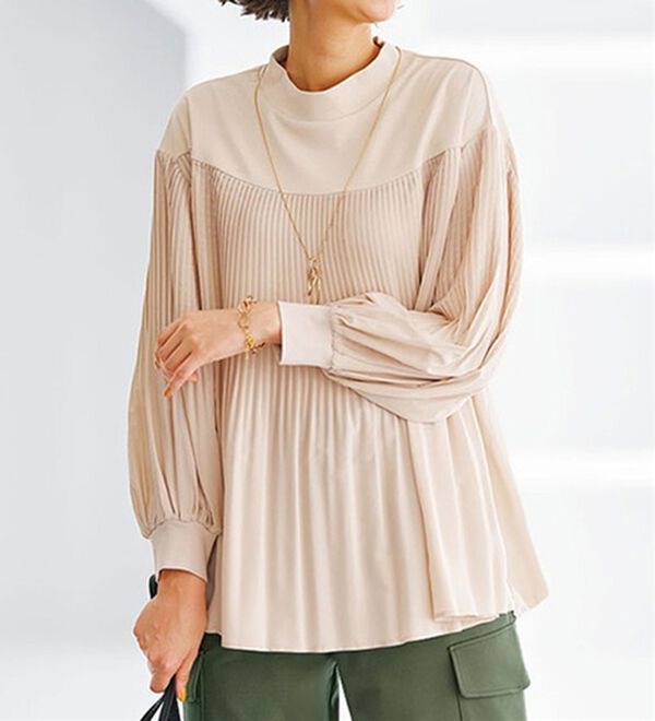 BELLUNA（ベルーナ）の「カットソー&times;プリーツ切替プルオーバー（カットソー）」｜アイボリー