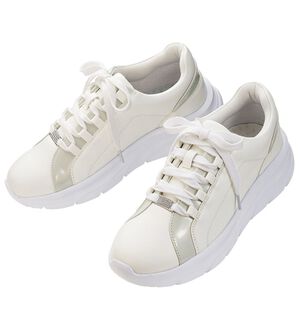 ルフラン（ルフラン）の「４Ｅエナメル切替美脚見せスニーカー（スニーカー）」｜ホワイト