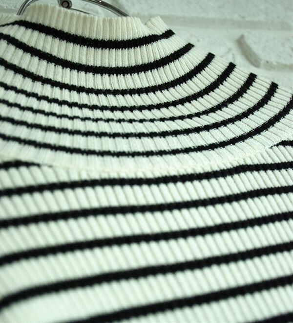 BELLUNA（ベルーナ）の「＜＆ｃｏｃｏｃｈｉ＞ハピネスコットン100％&times;吸湿発熱リブタートルニット（ニット・セーター）」｜詳細画像