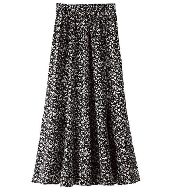 BELLUNA（ベルーナ）の「裾切替デザインフレアースカート（ひざ丈スカート）」｜黒系小花