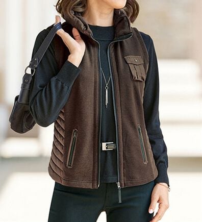 BELLUNA（ベルーナ）の「中わた切替あったかベスト（中わたコート・ベスト）」