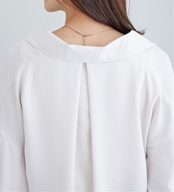 BELLUNA（ベルーナ）の「袖タックデザインスキッパーシャツ（シャツ）」｜詳細画像