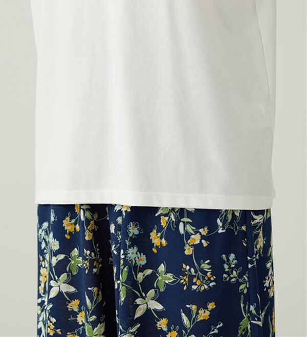 BELLUNA（ベルーナ）の「フロッキープリントロゴプルオーバー（カットソー）」｜詳細画像