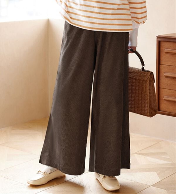 Viola e Viola（ヴィオラ エ ヴィオラ）の「あったか裏地コーデュロイパンツ（ワイドパンツ・ガウチョ）」｜ブラウン