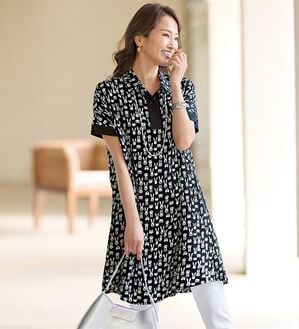 BELLUNA（ベルーナ）の「＜シックに目を惹く！＞モノトーンウサギ柄チュニックワンピース（チュニックワンピース）」｜黒系