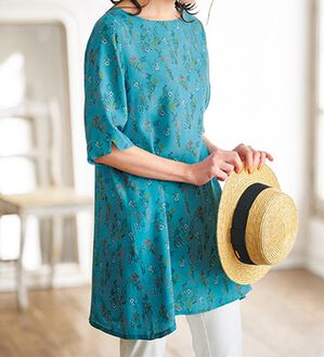 BELLUNA（ベルーナ）の「レーヨンプリント肩ボタン使いチュニック（チュニック）」｜セージ系