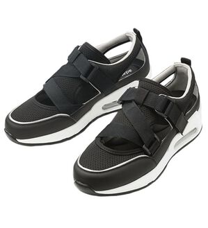 ルフラン（ルフラン）の「４Ｅ涼しげ美脚スニーカーサンダル（スニーカー）」｜ブラック