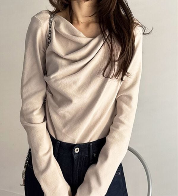 GeeRA（ジーラ）の「ドレープデザインカットソー（カットソー）」｜詳細画像