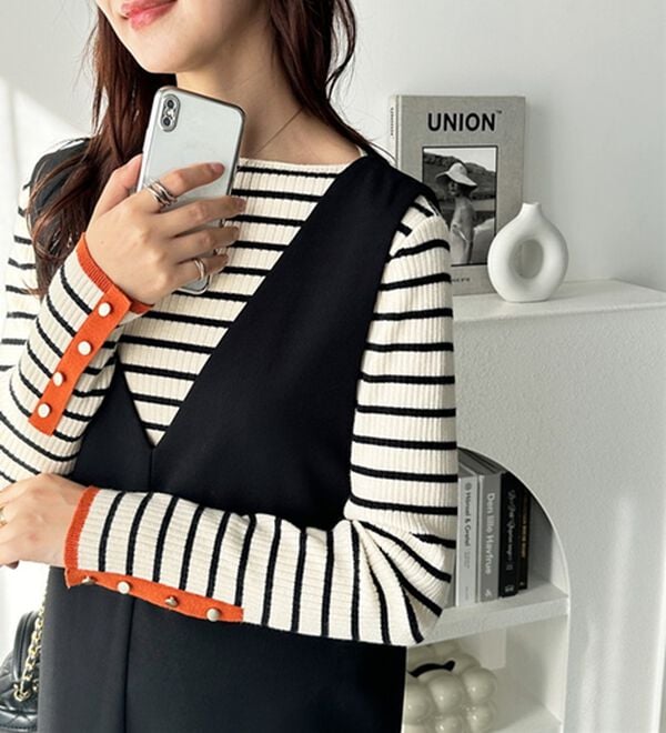 GeeRA（ジーラ）の「袖口ボタン配色ボートネックリブニット（ニット・セーター）」｜詳細画像