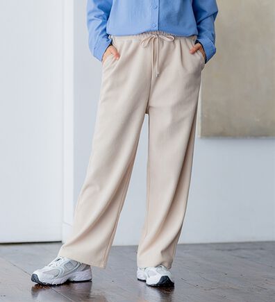 BELLUNA（ベルーナ）の「なめらかコーデュロイワイドパンツ（ワイドパンツ・ガウチョ）」