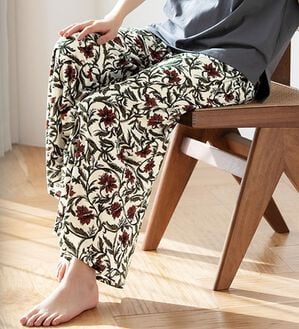 LAVIENNE（ラヴィエンヌ）の「スラブワイドパンツ（ワイドパンツ・ガウチョ）」｜フラワー