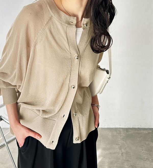 GeeRA（ジーラ）の「ゴールドボタンシアーカーディガン（ニットカーディガン）」｜詳細画像