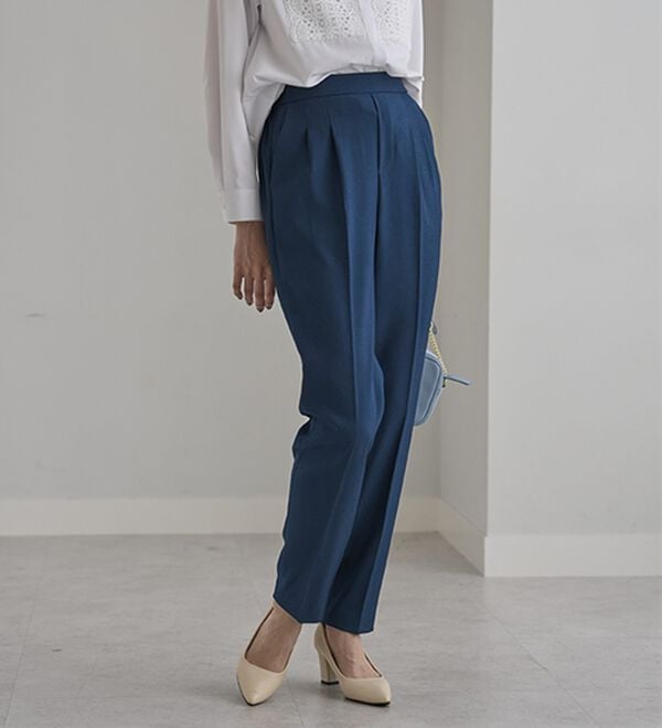 BELLUNA（ベルーナ）の「すっきり見えタックテーパードパンツ（フルレングスパンツ）」｜詳細画像