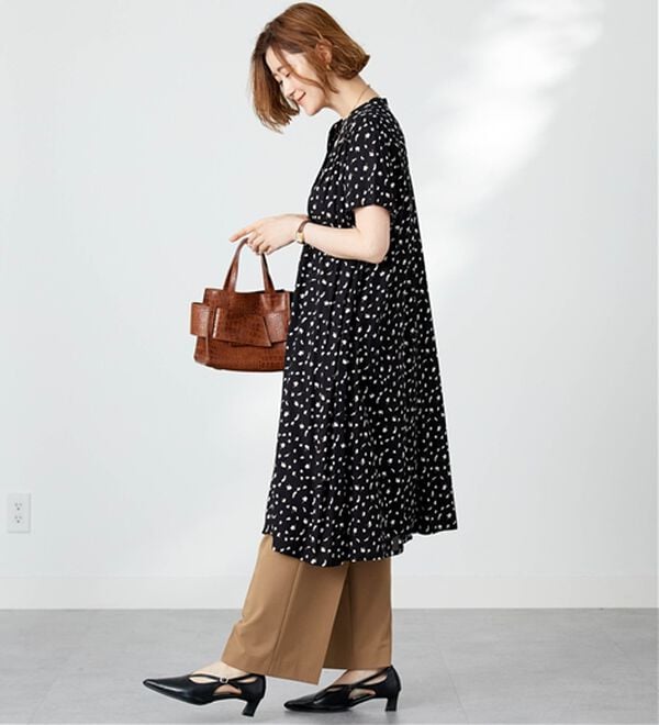 BELLUNA（ベルーナ）の「レーヨン素材肩シャーリング使いワンピース（その他ワンピース）」｜詳細画像
