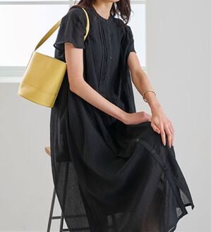 BELLUNA（ベルーナ）の「綿１００％ピンタックデザインワンピース（その他ワンピース）」｜黒