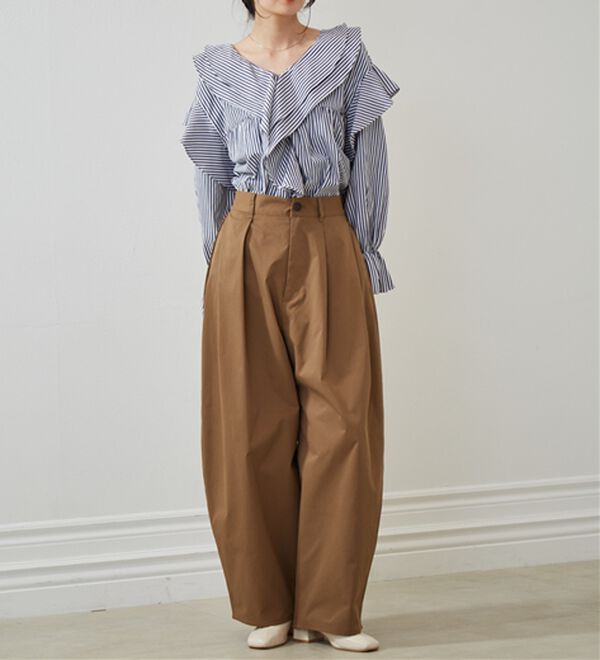 RANAN（ラナン）の「カーブシルエットサイドタックパンツ（フルレングスパンツ）」｜詳細画像