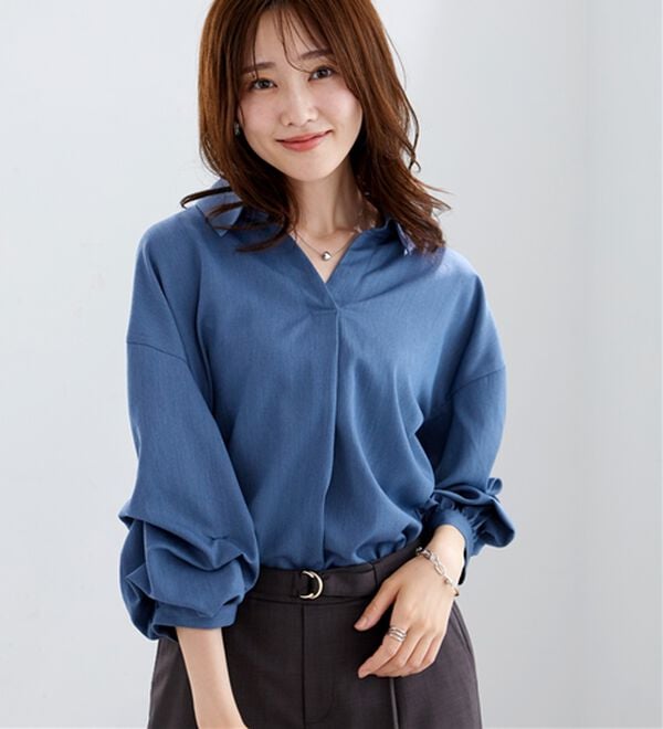 BELLUNA（ベルーナ）の「袖タックデザインスキッパーシャツ（ブラウス）」｜デニムブルー