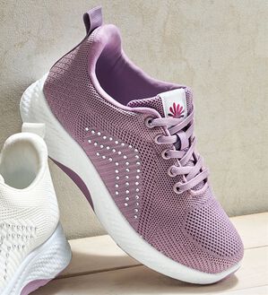 BELLUNA（ベルーナ）の「手を使わずに履けるニットスニーカー（スニーカー）」｜パープル