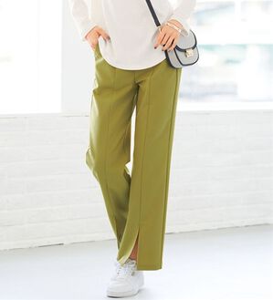 BELLUNA（ベルーナ）の「錯覚美脚！裾スリットセミワイドパンツ（フルレングスパンツ）」｜ライム