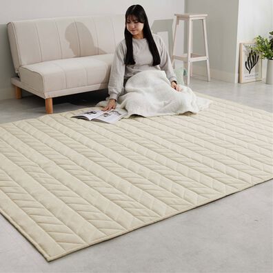 iellio（イエリオ）の「ふわふわ感触！はっ水ふっくらキルトラグ＜裏面滑り止め加工付・洗濯機で洗える・麻風・オールシーズン・おしゃれ＞（ラグ）」