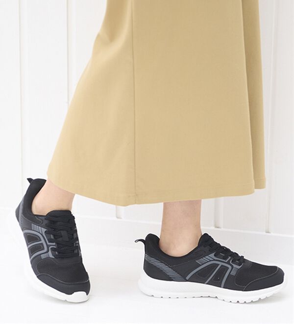 BELLUNA（ベルーナ）の「サッと履ける！防水軽量シューズ（スニーカー）」｜詳細画像