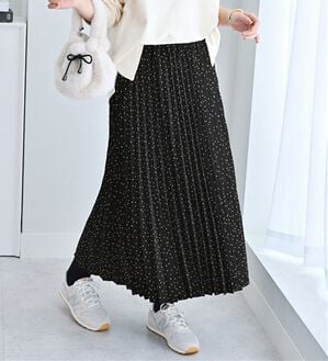 alotta（アロッタ）の「大人可愛いプリントプリーツスカート（ロングスカート）」｜ブラックランダムドット
