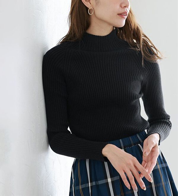 Pierrot（ピエロ）の「着回しストレッチリブハイネックニット（ニット・セーター）」｜詳細画像