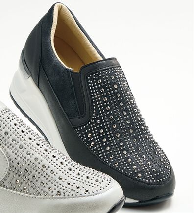 BELLUNA（ベルーナ）の「４Ｅ厚底ビジュースリッポン（スリッポン）」