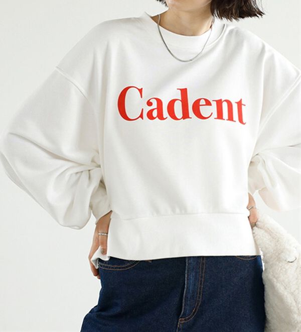 GeeRA（ジーラ）の「裏毛フロッキーロゴ短丈スウェット（トレーナー・スウェット）」｜オフホワイト