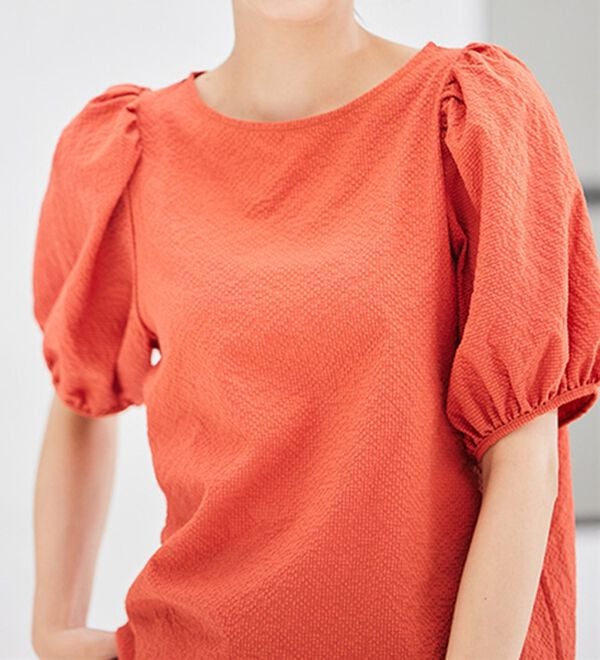 RANAN（ラナン）の「ひんやり！サッカー素材袖ボリュームブラウス（ブラウス）」｜詳細画像